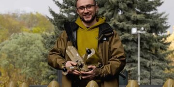 Це неправда: Стерненко спростував заяву Маска про використання Starlink для ударів