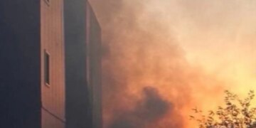 Удар по Запоріжжю: горить торговельний об'єкт