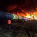 На Урале сошёл с рельсов грузовой поезд: 39 вагонов сошло, семь цистерн с топливом вспыхнули