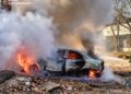 Россияне снова ударили по Запорожью: двое раненых, горят авто и автобусы. ФОТО