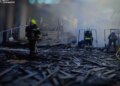 Россияне ударили дроном по гражданскому предприятию в Сумской области: погибла женщина, восемь пострадавших