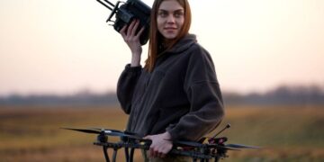 “Наша задача – научить человека выживать на войне”: как готовят морпехов в учебном центре 36-й бригады ВМС