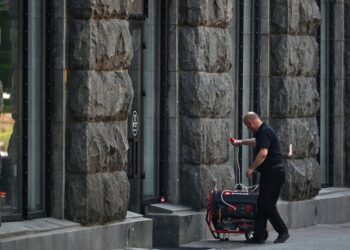 Часть правого берега Киева осталась без света из-за аварии, графики не работают