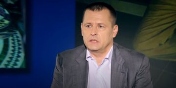 Российский дрон попал в гражданскую электричку в Днепре: Филатов заявил о множестве погибших