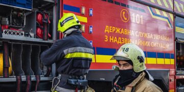 Россияне ударили дроном по ТЦ в Харькове, есть раненый