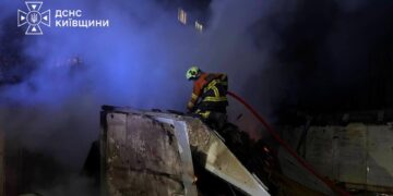 Будинки, авто та інфраструктура: росіяни атакували Київщину