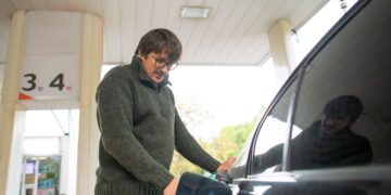 Ціни на АЗС зросли після вихідних: скільки коштує бензин, дизель та газ 19 жовтня