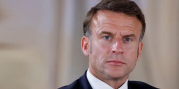 Партнеры Украины рассмотрят запрос Киева о 70 млрд долларов на оборону, – Макрон