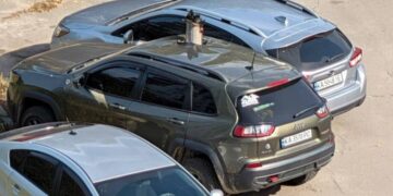 У Києві зафіксували падіння уламків дронів: є постраждалі