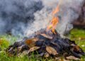 Дим із подвір’я може коштувати тисячі гривень: у Києві попередили мешканців