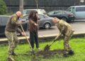 Кожне дерево — на знак пам’яті: у Києві започаткували особливу Алею слави