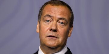 Медведев намекнул, что Армения может стать “новой Украиной” из-за курса на ЕС