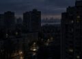 Частина Києва та області без світла: ворог влучив в енергооб’єкт