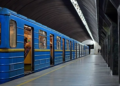 Поліція і лікарі в метро Києва: пасажирка постраждала від ударів