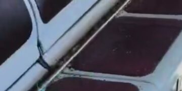 Вибух застав пасажирів просто у вагоні: в Києві «шахед» атакував Південний міст