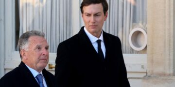 США “деликатно” говорят о Донбассе, а удары по НПЗ просят прекратить, – источник