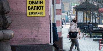 Долар і євро в банках та обмінниках: скільки коштує валюта 22 жовтня