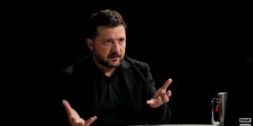 Зеленский: Трамп перекладывает на меня вину за российскую агрессию